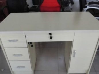 北京辦公用品一站式采購指南 廠家直銷屏風工位、老板桌椅與全套服務